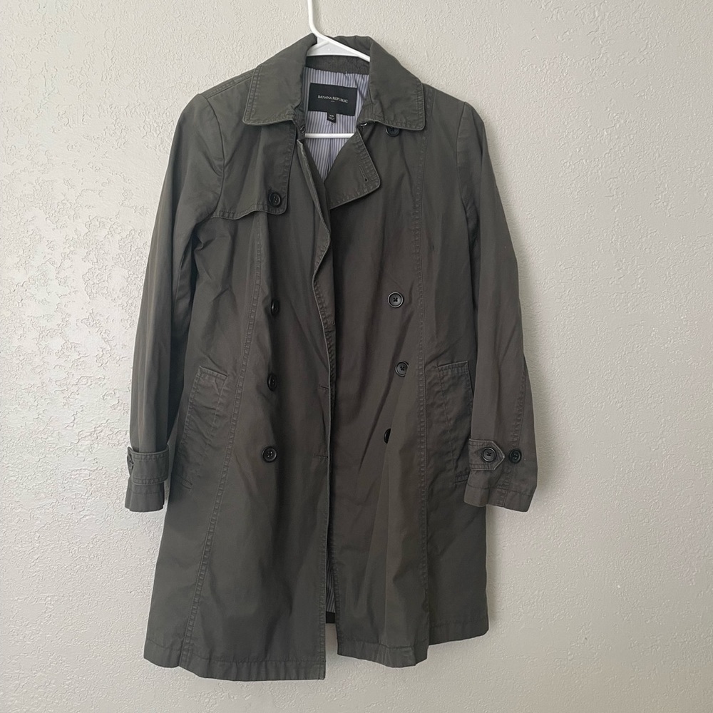 Banana republic green trench coat with belt
